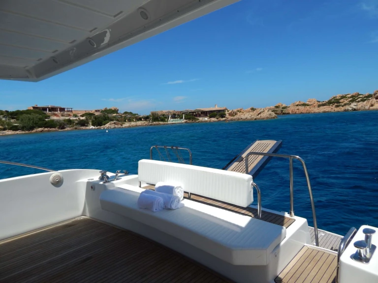 Luxury Yacht rental with or without captain  Cannigione