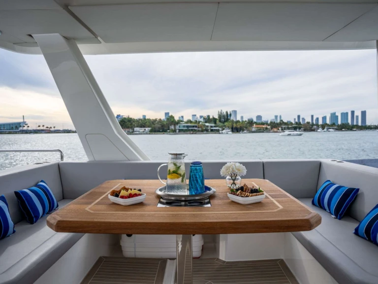 Leopard Inner Peace in Miami on SamBoat