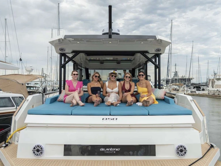 Yacht charter Palm Beach cheap La Ondina