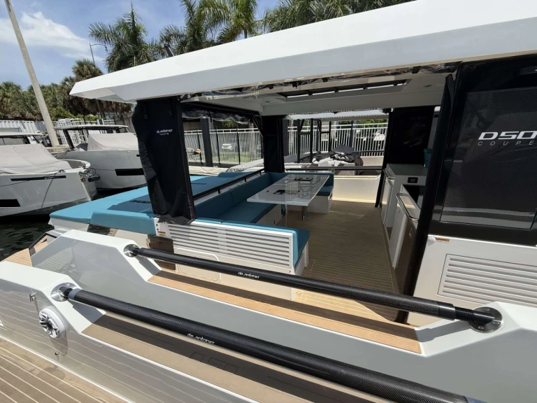 Luxury Yacht rental in Palm Beach - De Antonio La Ondina