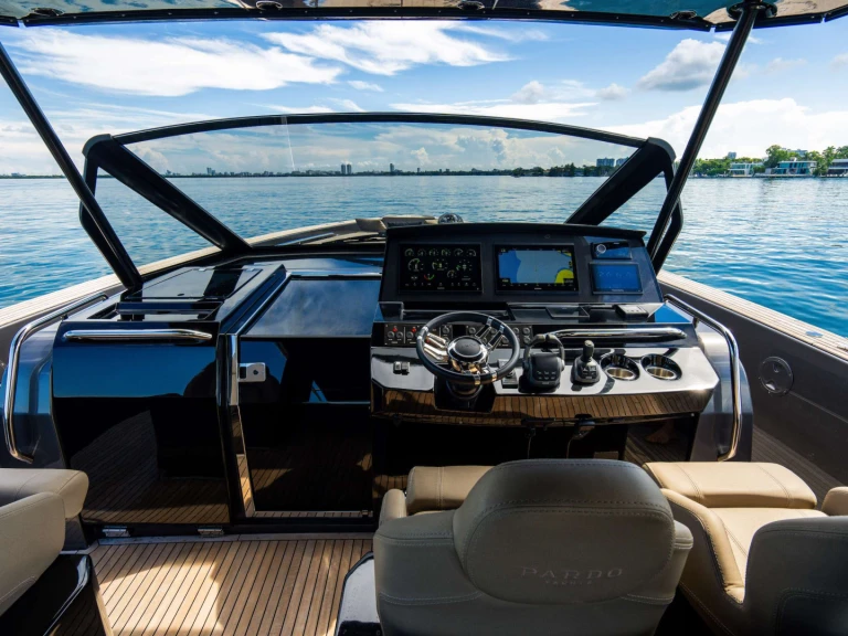 Luxury Yacht rental with or without captain Pardo Yachts Montauk
