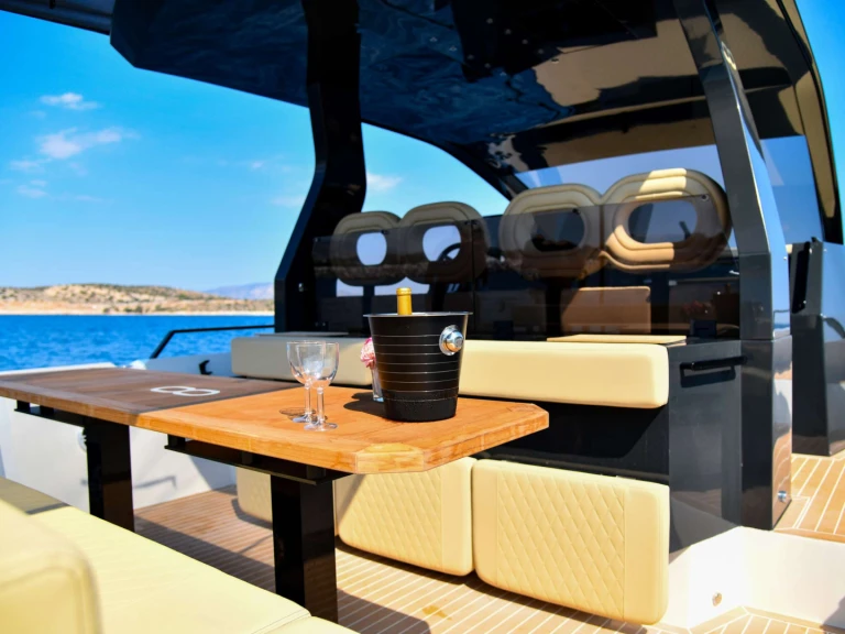 Luxury Yacht for rent Athens at the best price