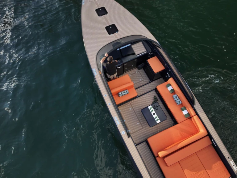 Luxury Yacht for rent Miami at the best price