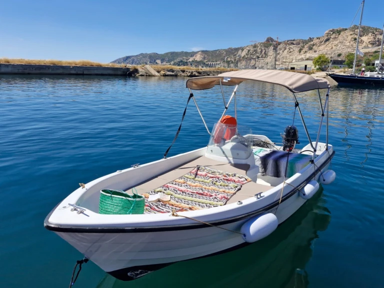 Motorboat for rent Marseille at the best price