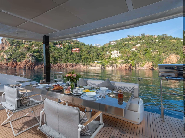 Luxury Yacht rental in British Virgin Islands (BVI) - Sunreef ENDLESS HORIZON