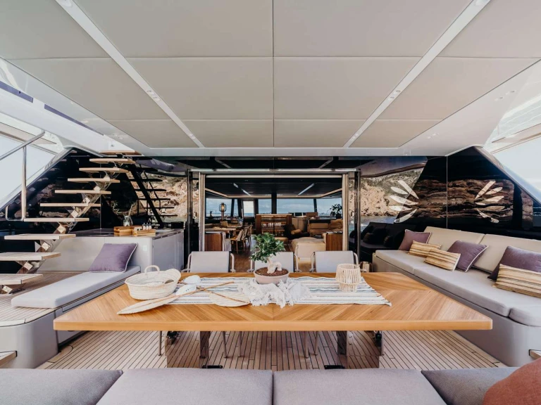 Bareboat Rental Luxury Yacht Sunreef with a boat licence