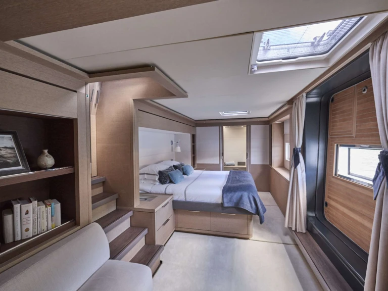 Bareboat Rental Luxury Yacht Lagoon with a boat licence