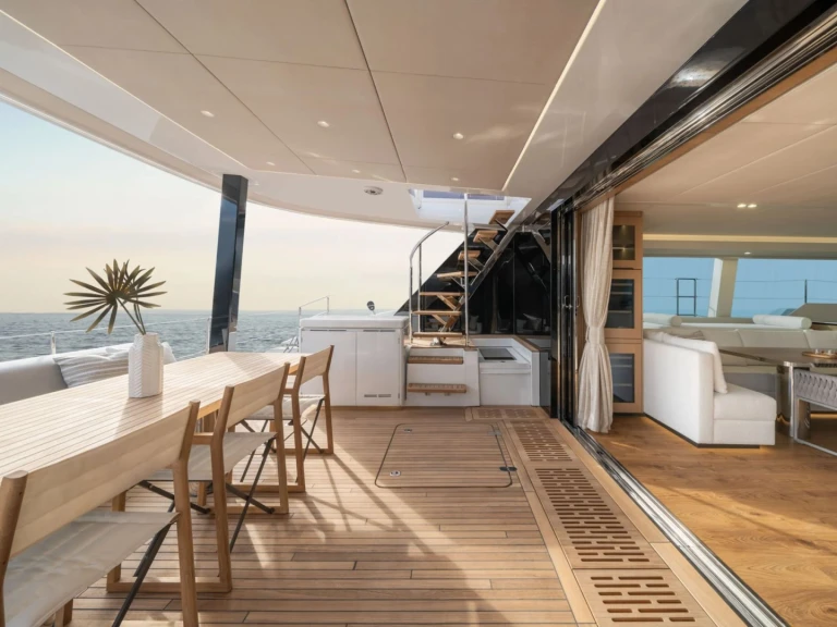 Luxury Yacht for rent Naples at the best price