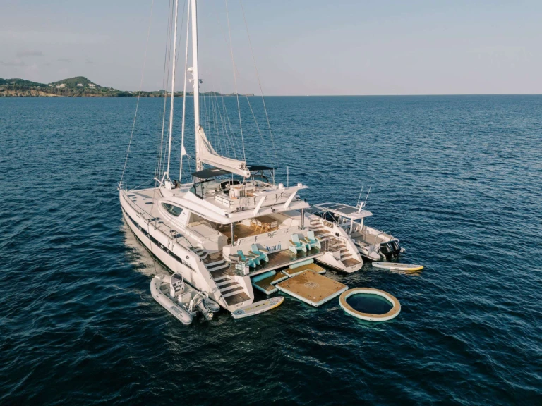 Luxury Yacht rental in Caribbean - Privilege AVANTI