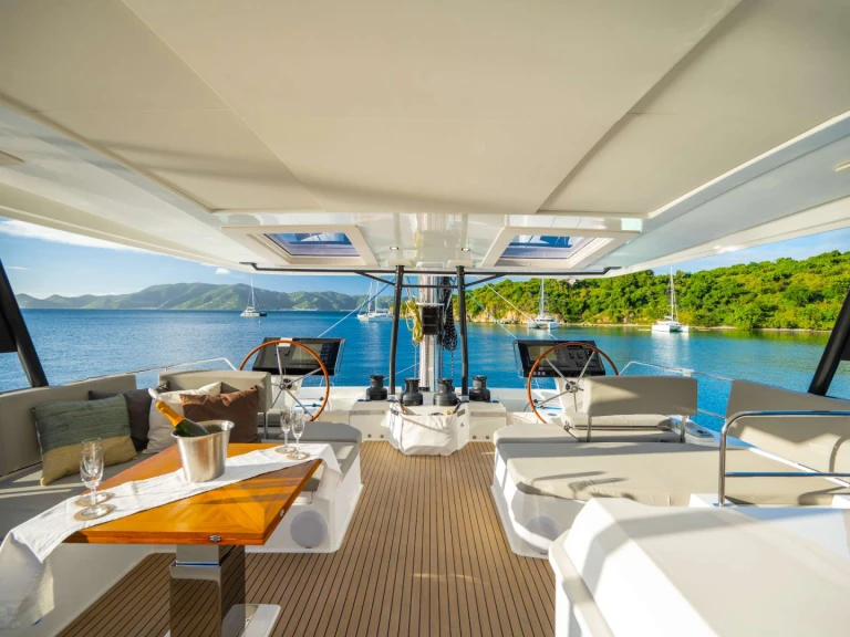 Bareboat Rental Luxury Yacht Fountaine Pajot with a boat licence