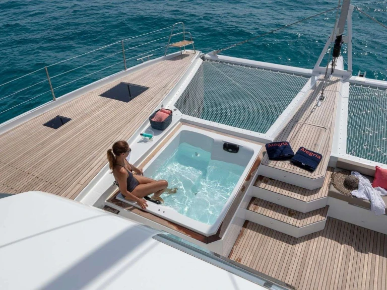 Boat rental Fountaine Pajot INSPIRANTE in Naples on Samboat
