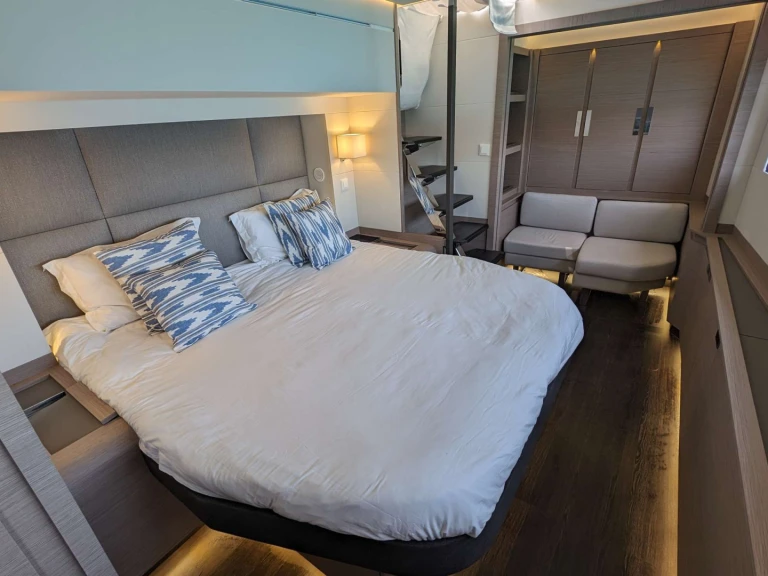 Bareboat Rental Luxury Yacht Fountaine Pajot with a boat licence