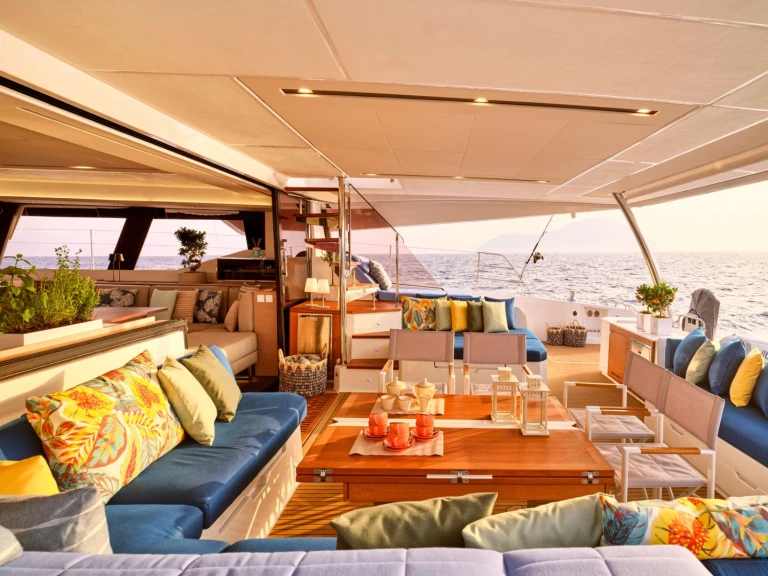 Boat rental Fountaine Pajot APHAEA in Néa Péramos on Samboat