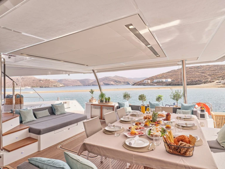 Luxury Yacht rental in Ionian coast - Fountaine Pajot DOLLY