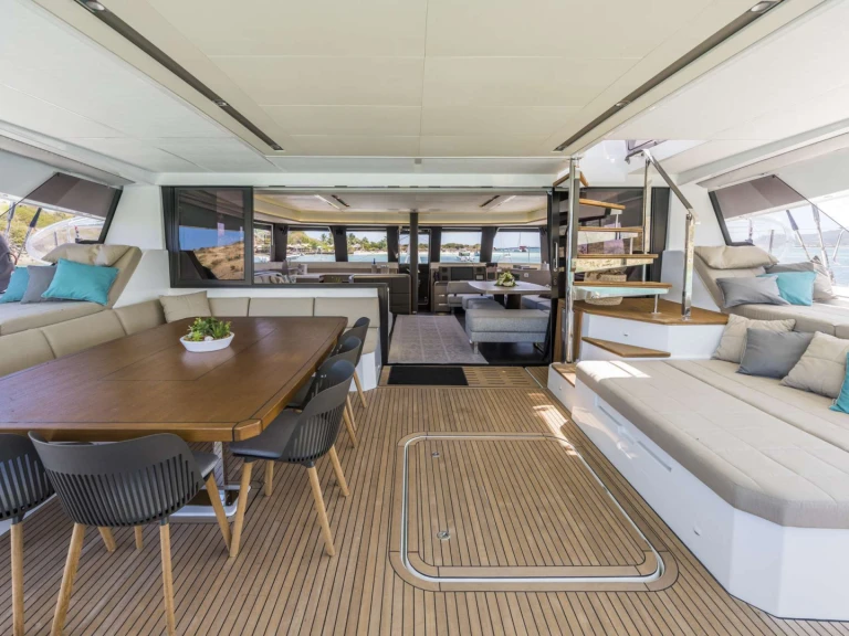 Luxury Yacht for rent Naples at the best price