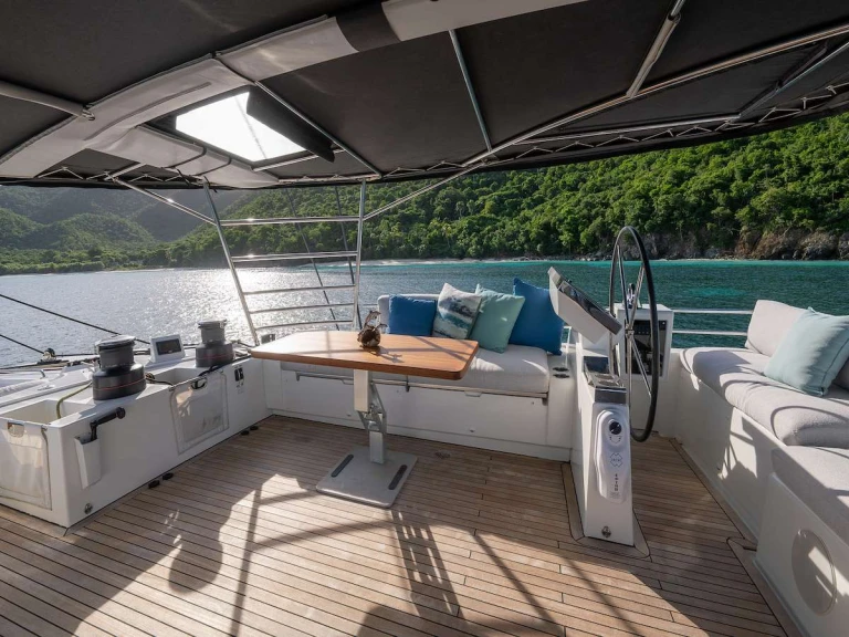 Bareboat Rental Luxury Yacht Lagoon with a boat licence