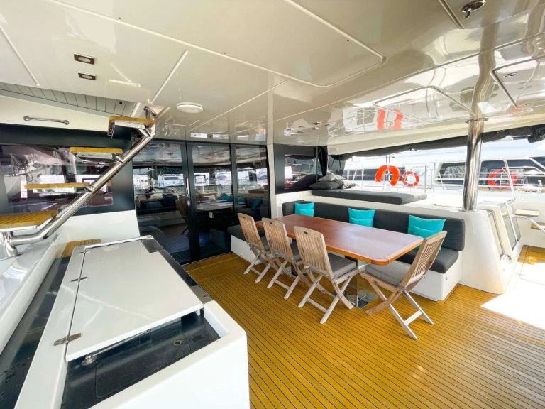 Luxury Yacht for rent Phuket (City) at the best price