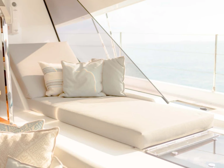 Fountaine Pajot ALLURE in Alimos on SamBoat