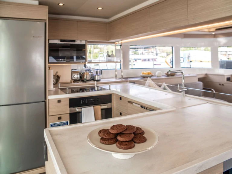 Bareboat Rental Luxury Yacht Lagoon with a boat licence