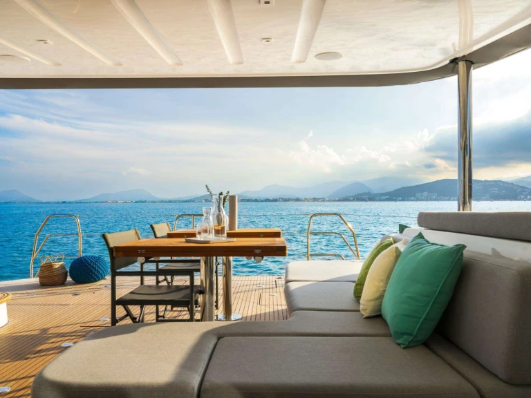 Luxury Yacht rental in Road Town - Lagoon GRACE 60