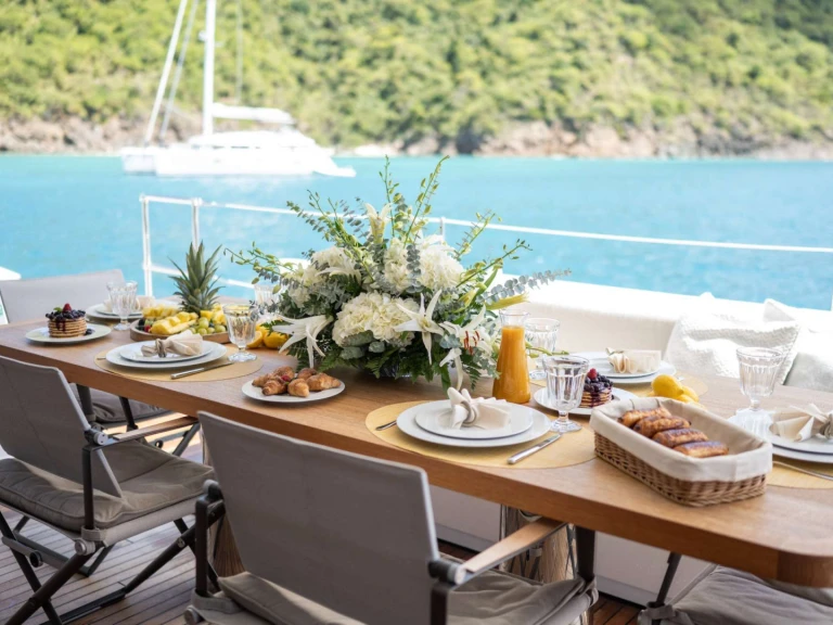 Bareboat Rental Luxury Yacht Sunreef with a boat licence