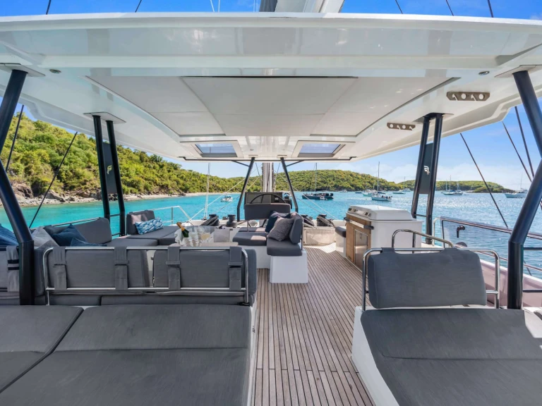 Bareboat Rental Luxury Yacht Fountaine Pajot with a boat licence