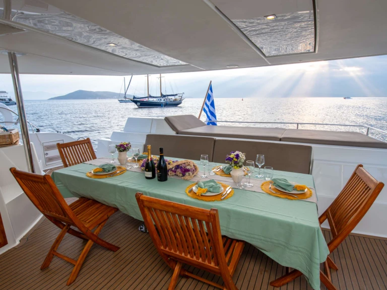 Boat rental Fountaine Pajot HIGHJINKS  in Piraeus on Samboat