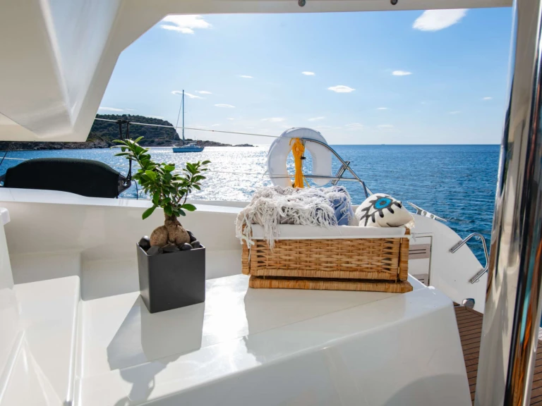 Bareboat Rental Luxury Yacht Fountaine Pajot with a boat licence