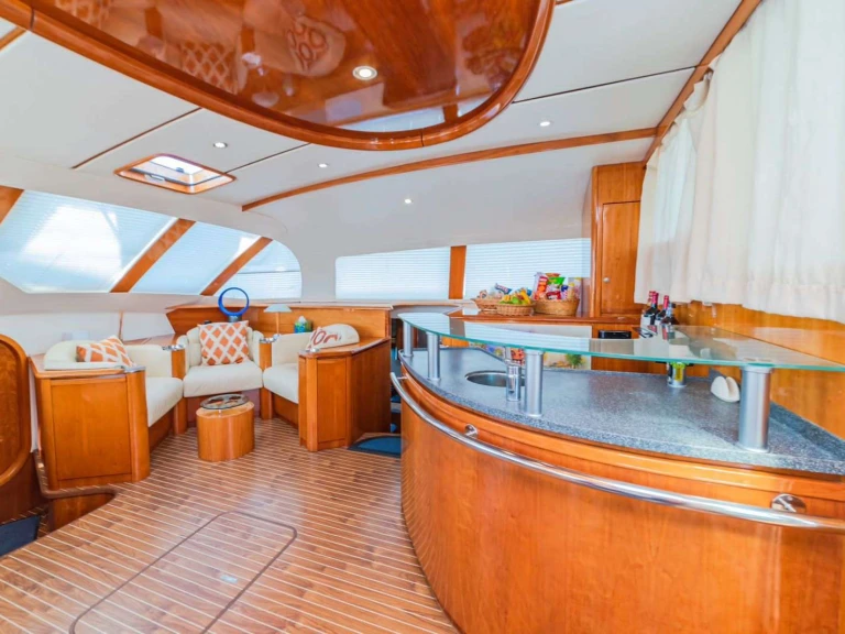 Luxury Yacht for rent Rodney Bay at the best price