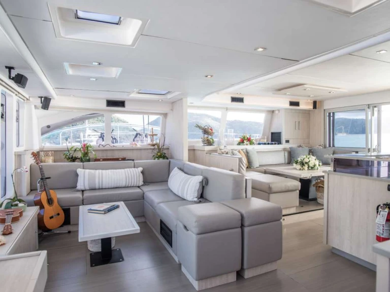 Bareboat Rental Luxury Yacht Leopard with a boat licence