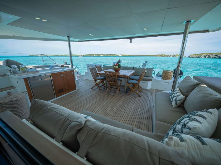 Yacht charter Bahamas cheap WIND CHASER I