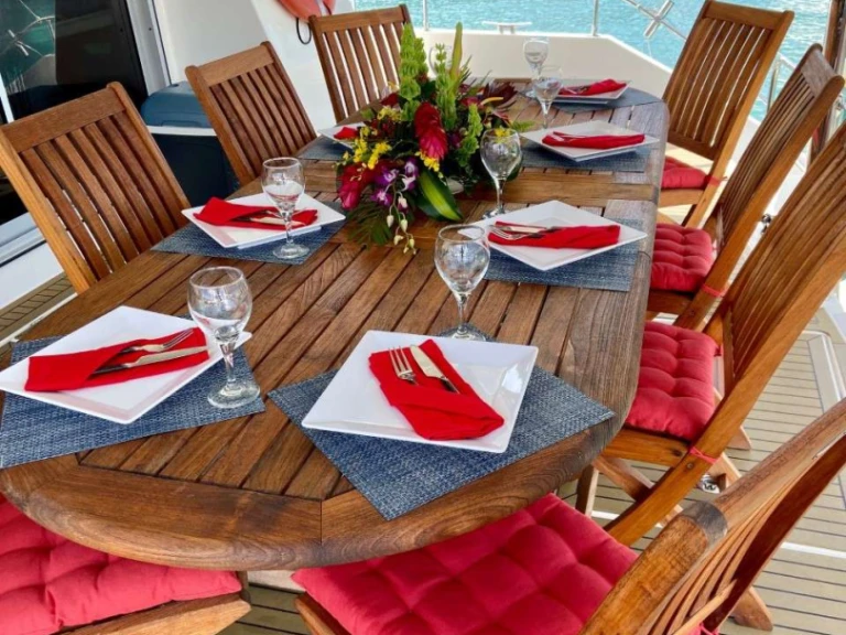 Bareboat Rental Luxury Yacht Leopard with a boat licence