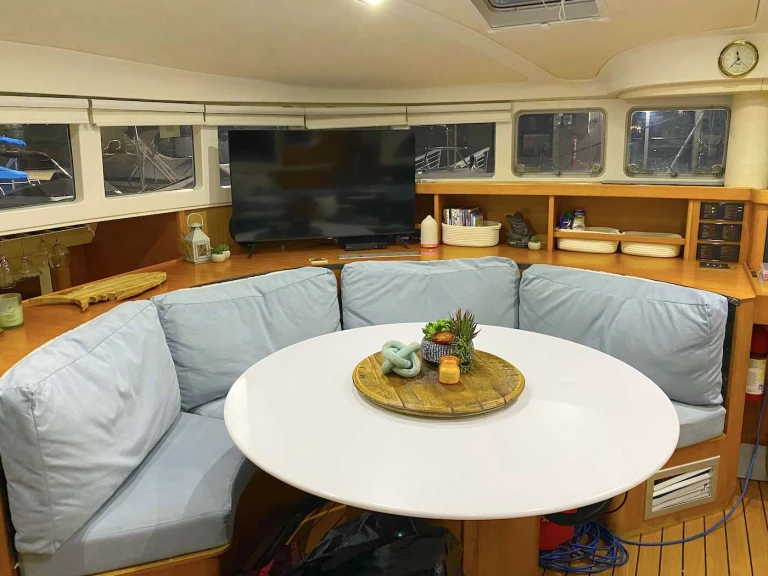 Yacht charter Road Town cheap TABULA RASA