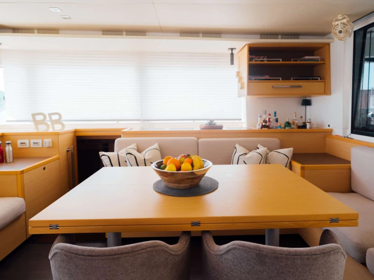 Bareboat Rental Luxury Yacht Lagoon with a boat licence