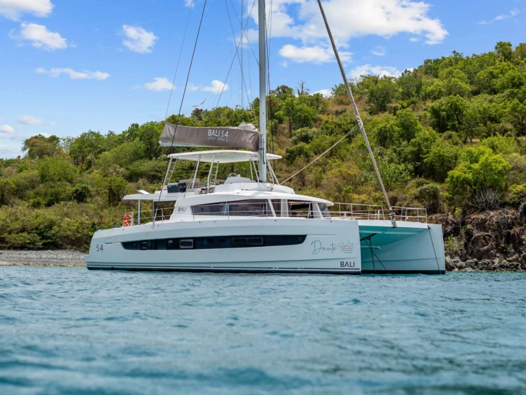 Bareboat Rental Luxury Yacht Bali with a boat licence