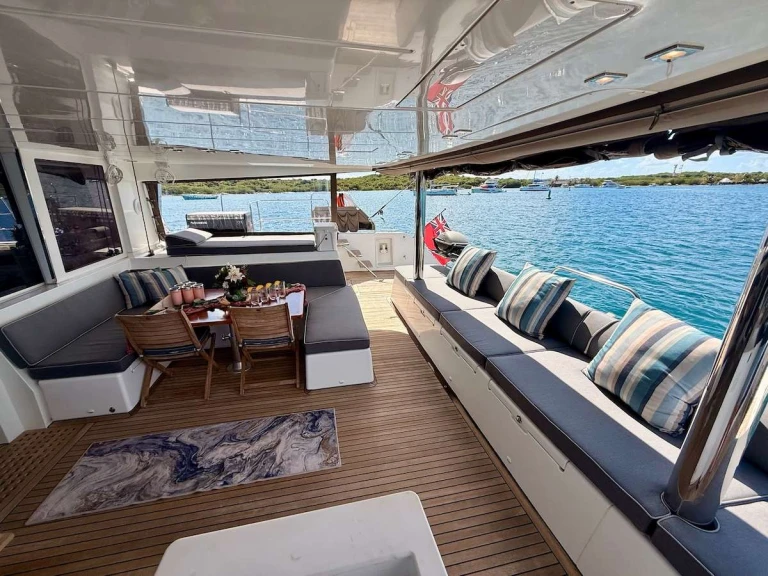Bareboat Rental Luxury Yacht Lagoon with a boat licence
