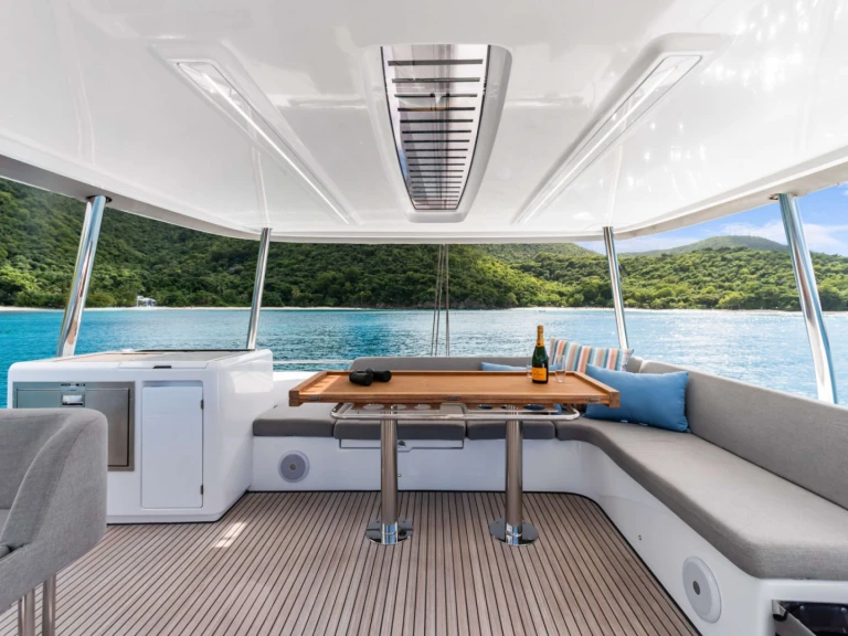 Bareboat Rental Luxury Yacht Lagoon with a boat licence