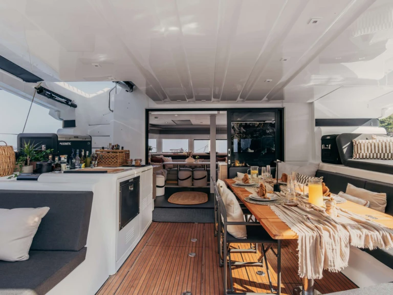 Bareboat Rental Luxury Yacht Lagoon with a boat licence