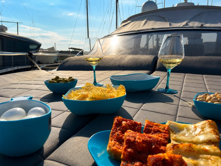 Yacht charter Naples cheap Princess V55