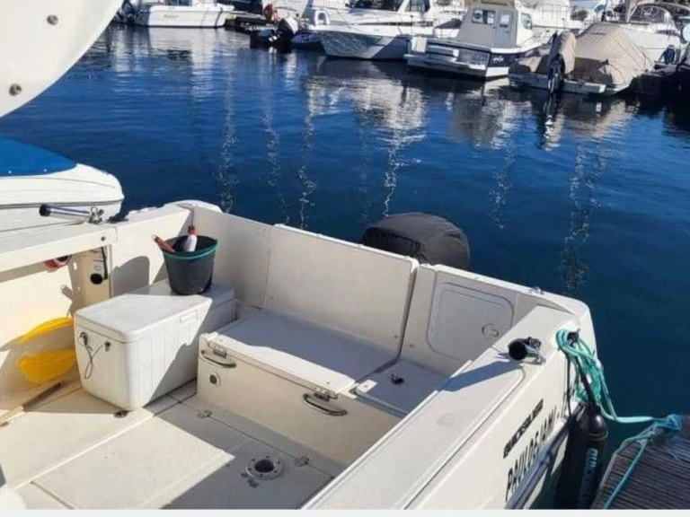 Yacht charter Sesimbra cheap Activ 605 Pilothouse