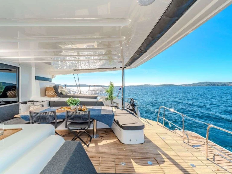 Luxury Yacht rental in Split - Lagoon BLACK CAVIAR