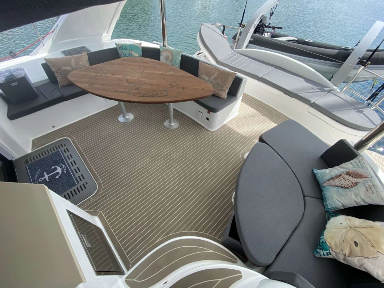 Boat rental Xquisite Yachts SV Valhalla in Freeport on Samboat