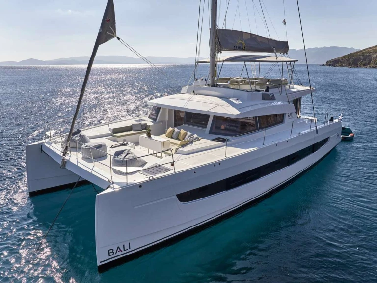Luxury Yacht rental with or without captain Bali Néa Péramos