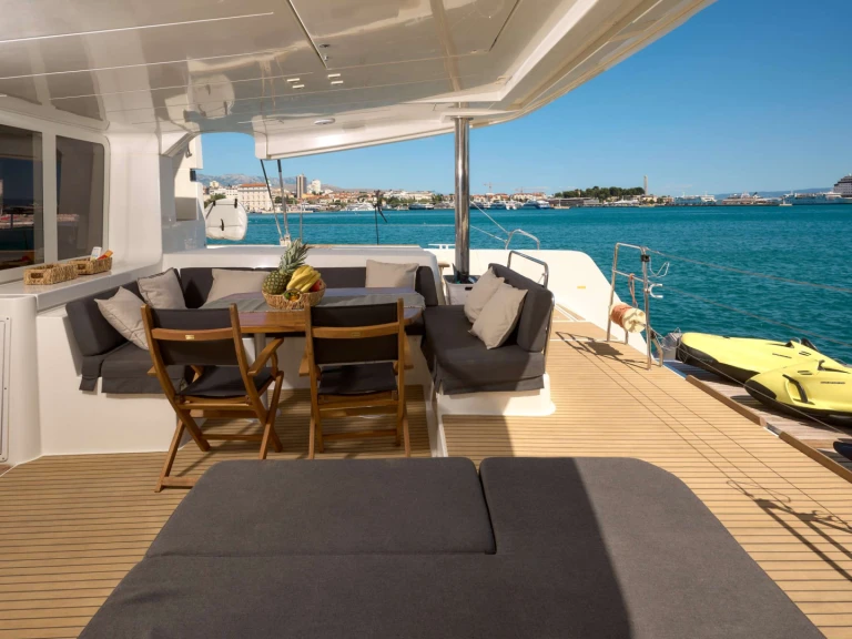 Bareboat Rental Luxury Yacht Lagoon with a boat licence