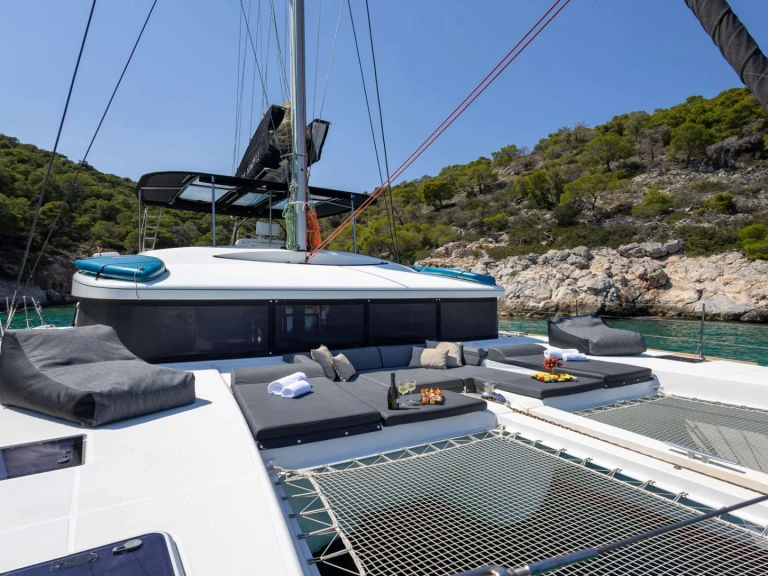 Yacht charter Athens cheap QUEEN OF DIAMONDS 