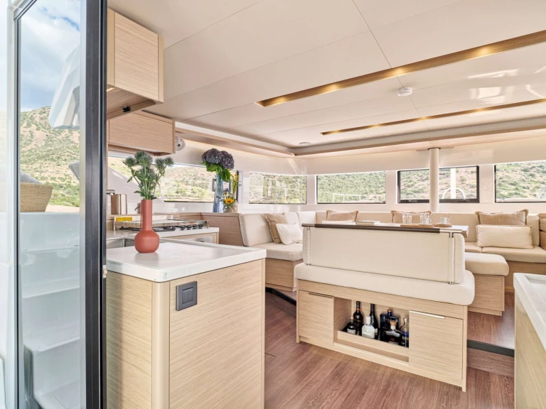 Bareboat Rental Luxury Yacht Lagoon with a boat licence