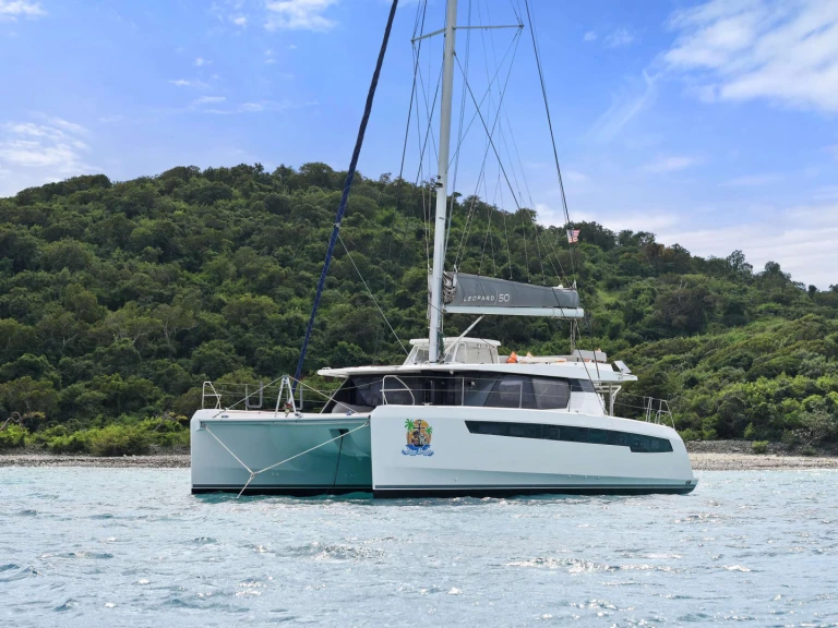 Luxury Yacht rental in Saint Thomas Island - Leopard SOGGY DOGGY