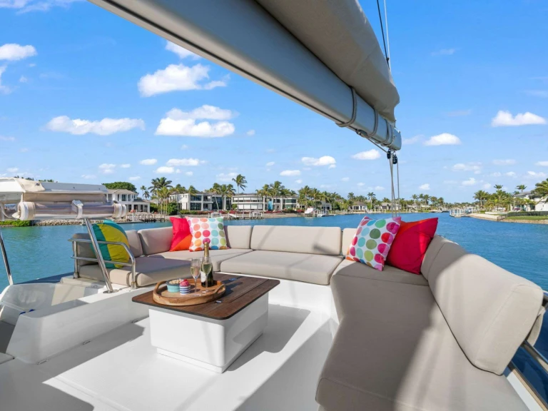 Luxury Yacht rental in British Virgin Islands (BVI) - Fountaine Pajot HALCYON