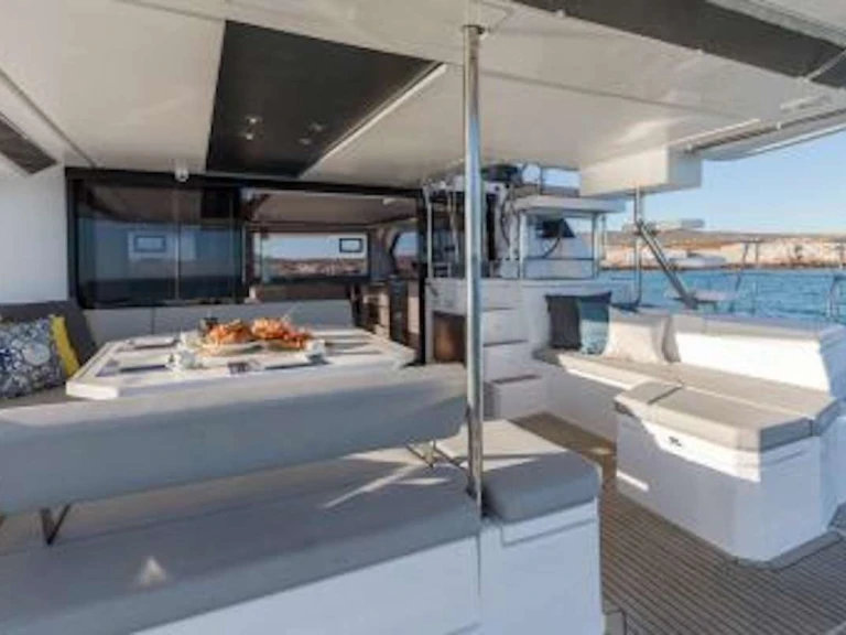 Boat rental Leopard Hazel Della in British Virgin Islands (BVI) on Samboat