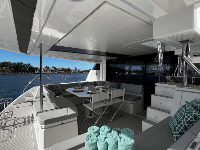 Luxury Yacht for rent Caribbean at the best price